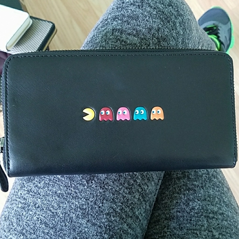 Coach wallet limited edition